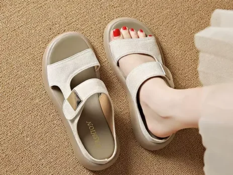 casual sandals for women.