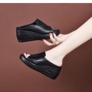 Thick-Soled Fashionable Outer Sandals.